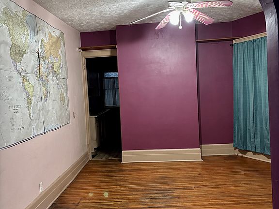 Another view of the dining room.