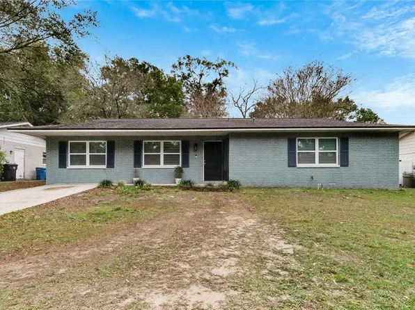 1205 Oak Valley Dr, Seffner, FL 33584