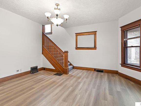 5th image of 1537 Washington St