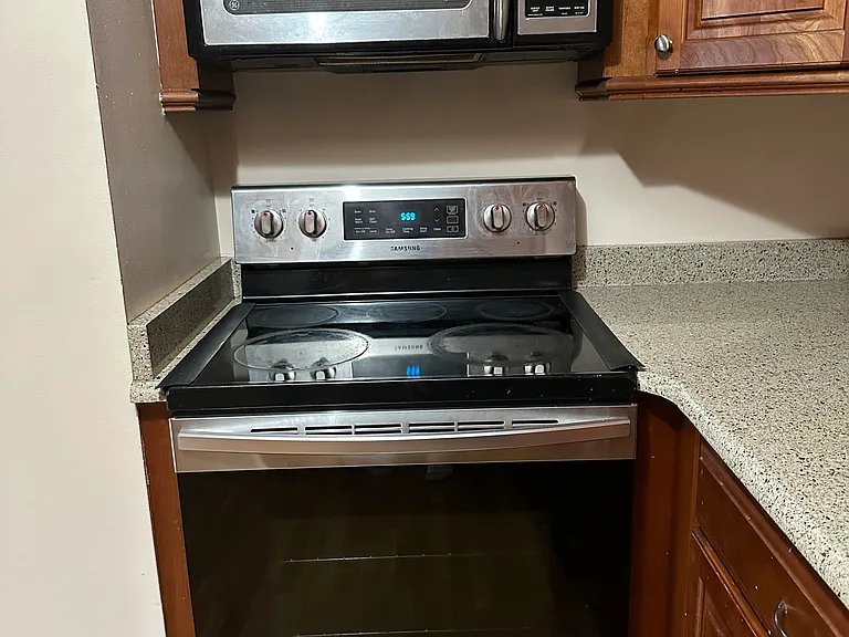 2408 Mill Pond Dr — Photo 5