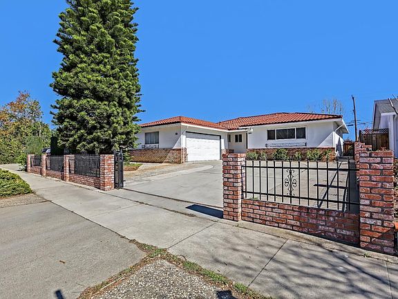 2nd image of 2754 Meridian Ave