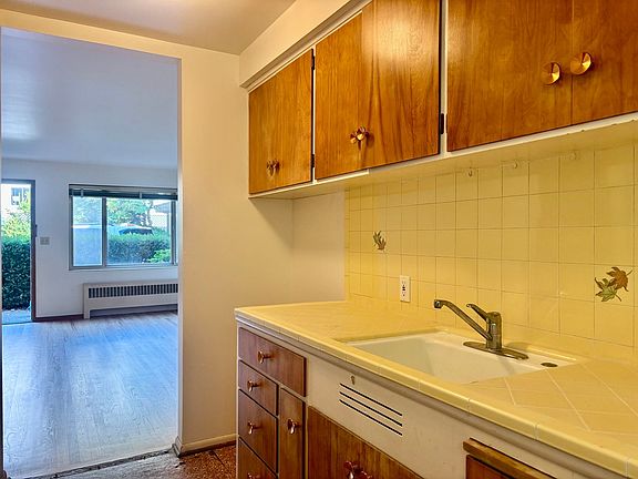 5th image of 611 N 50th St APT 3