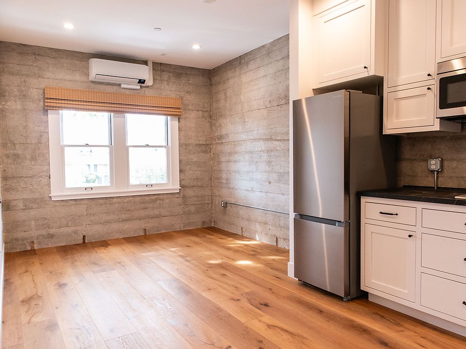 1st image of 87 S Oak St #201