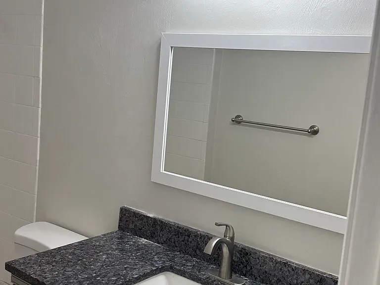 907 Royal Oak Ct — Photo 12