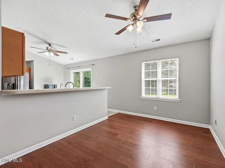 128 Fodder Dr — Photo 9