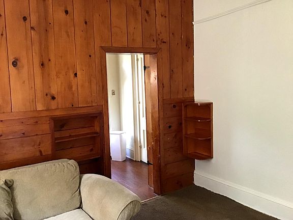 5th image of 401 W Jackson St APT 2