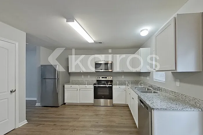 305 Cedar Rdg — Photo 7