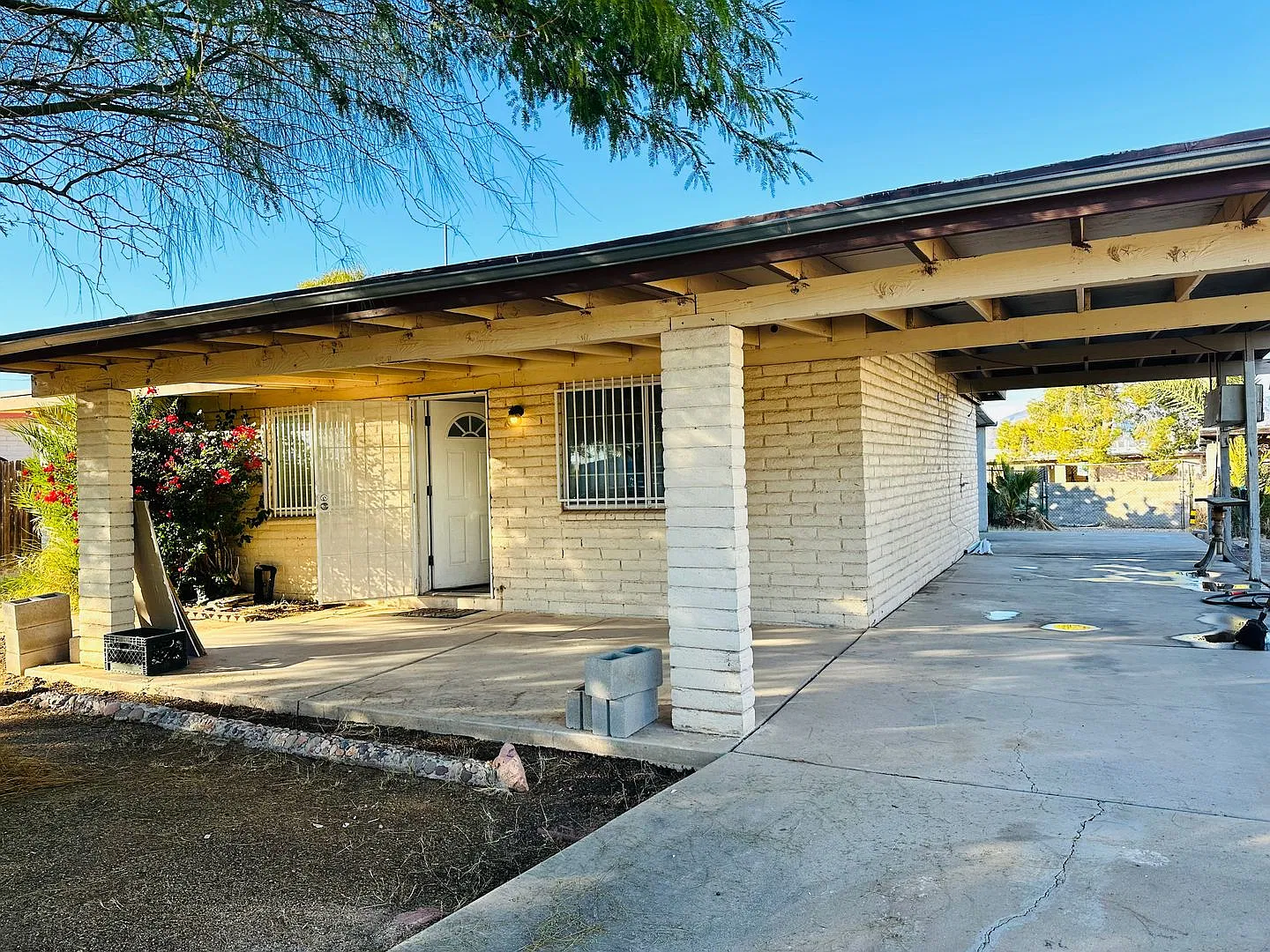 Fall Special! - Tucson Eastside - 3 Bedroom 1 Bath Home - Large Fenced Yard — Photo 1
