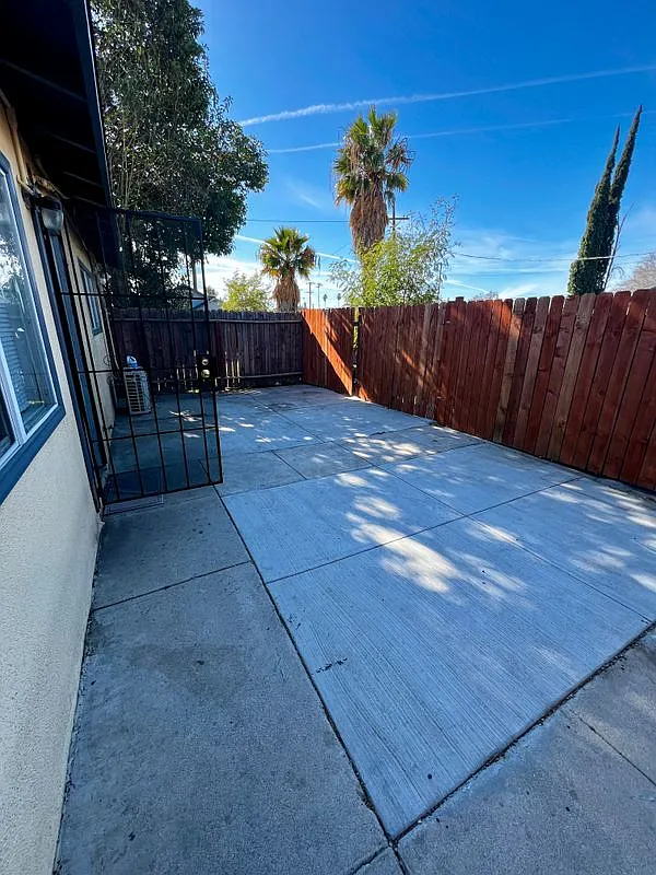 2 bed, 1.0 bath, 756 sqft, $1,675 — Photo 1
