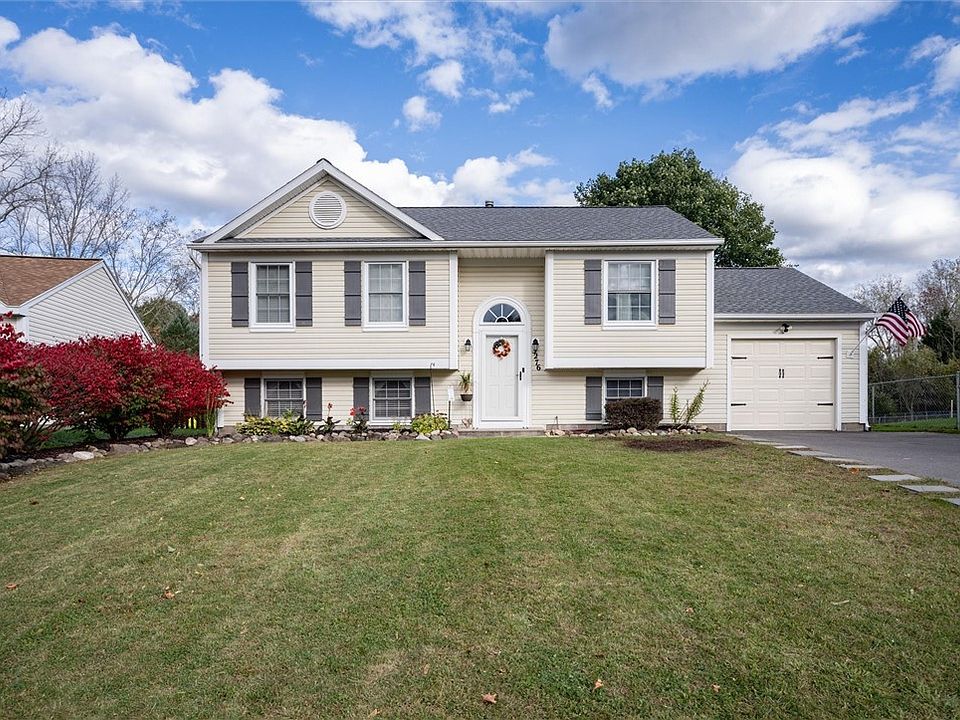 1st image of 3276 Creekside Cir