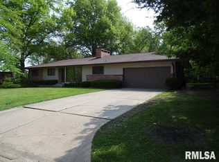825 Orchard Dr, Macomb, IL 61455