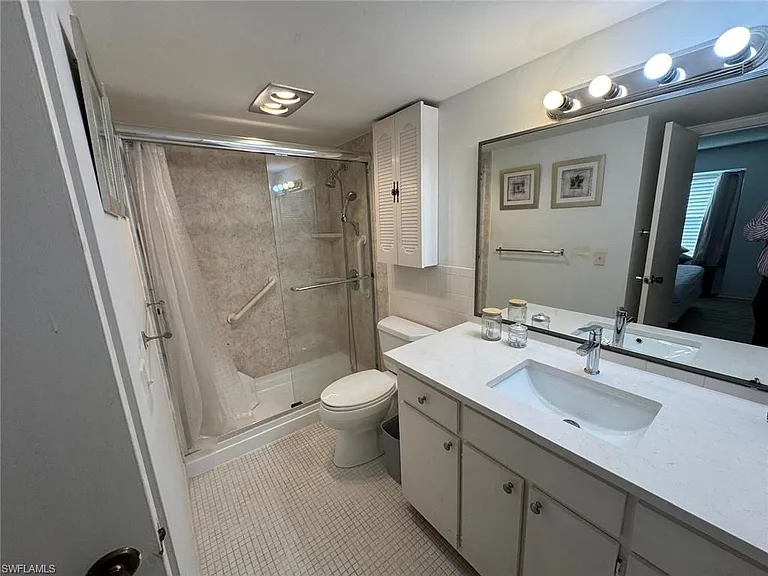 1900 Alamanda Dr #303 — Photo 11