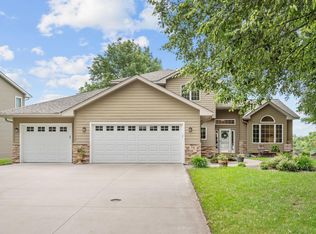 550 Linden Ln, Lino Lakes, MN 55014