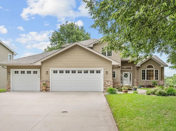 550 Linden Ln, Lino Lakes, MN 55014