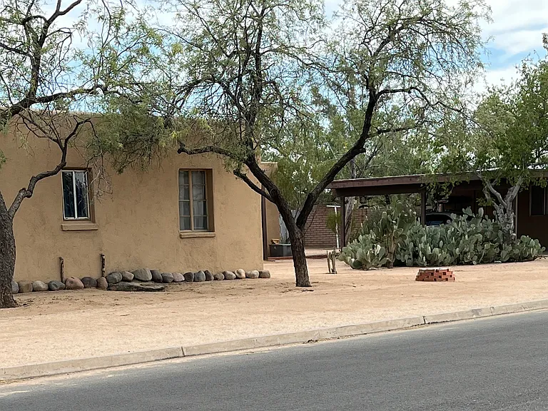 2037 N Santa Rosa Ave #A — Photo 22