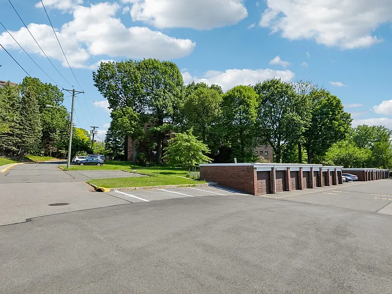 3031 Edwin Ave #4H — Photo 19