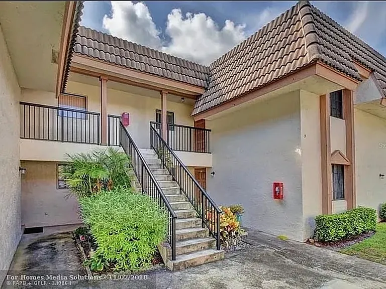Royal Palm Blvd — Photo 1