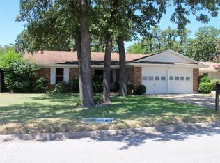 1013 Harrison Ln, Hurst, TX 76053