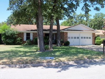 1013 Harrison Ln, Hurst, TX, 76053