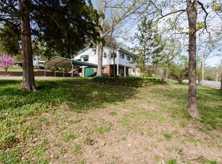 120 Root St, Hollister, MO 65672