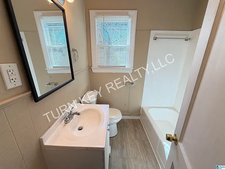 305 McPherson Ave — Photo 8