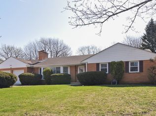 1007 W Burgoyne Rd, Arlington Heights, IL 60004