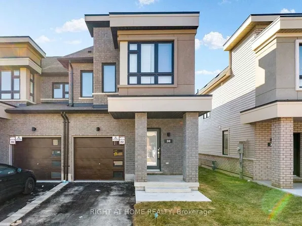 30 Caspian Sq, Clarington, ON L1C 7G3