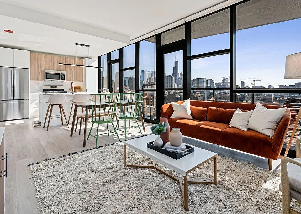 1st image of 720 N Milwaukee Ave #2105