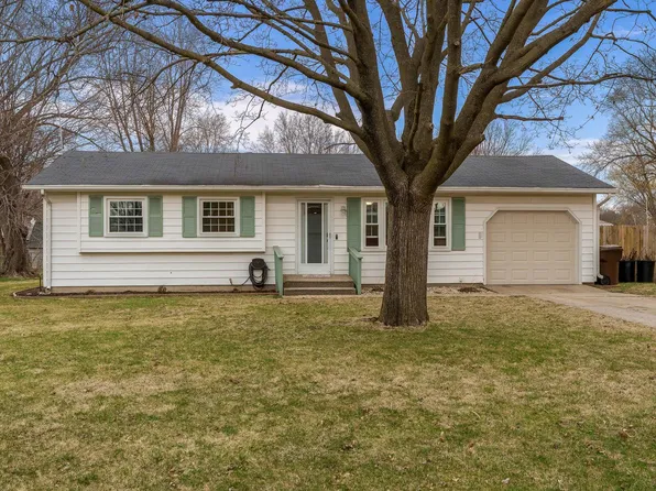 1424 Nelson Dr, Machesney Park, IL 61115