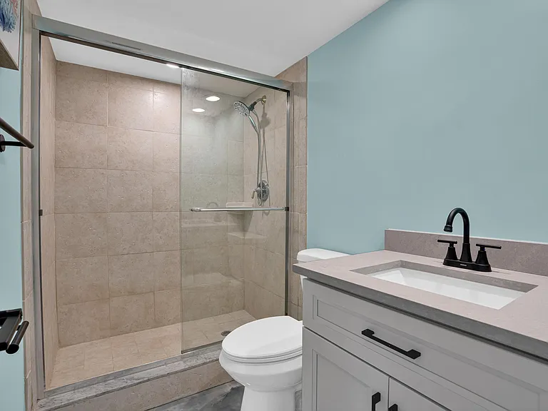 4015 W Palm Aire Dr #704 — Photo 18