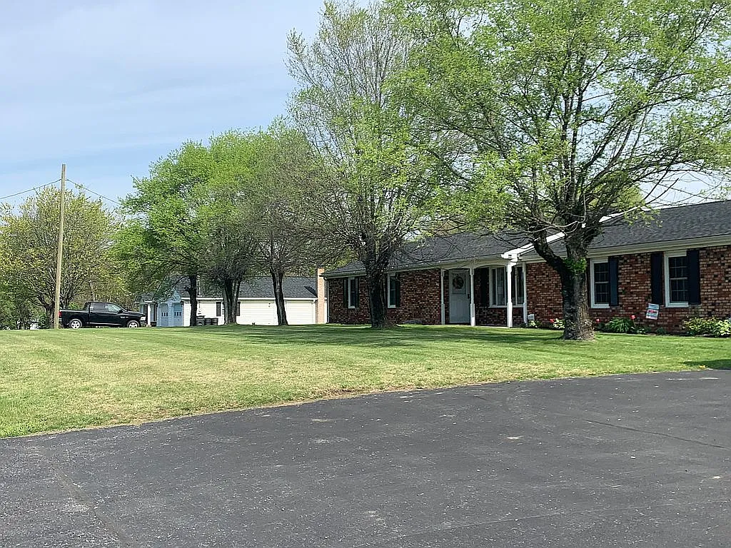 1667 Sulphur Springs Rd photo 1