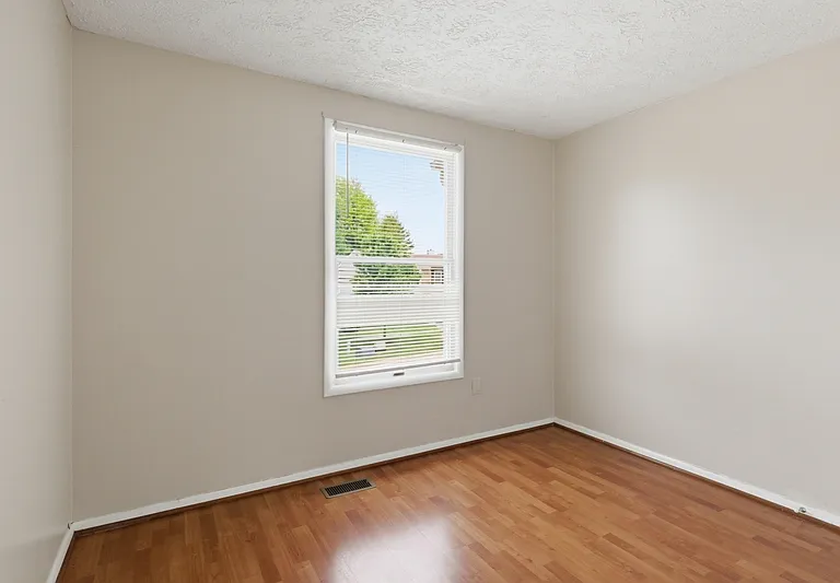 19 Hoban Ct — Photo 11