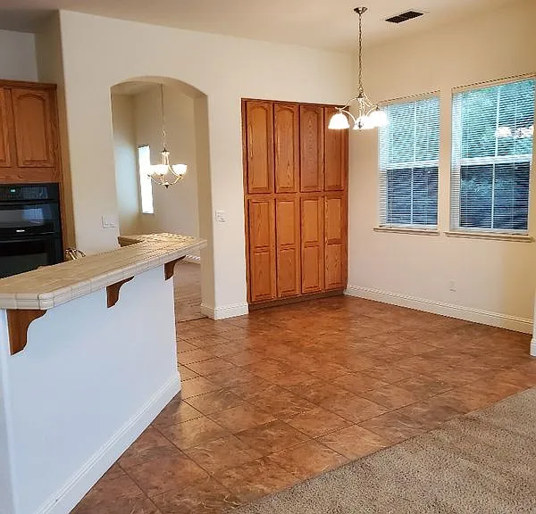 1004 Hildebrand Cir — Photo 12