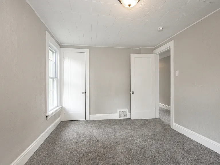 1255 Superior Ave — Photo 22