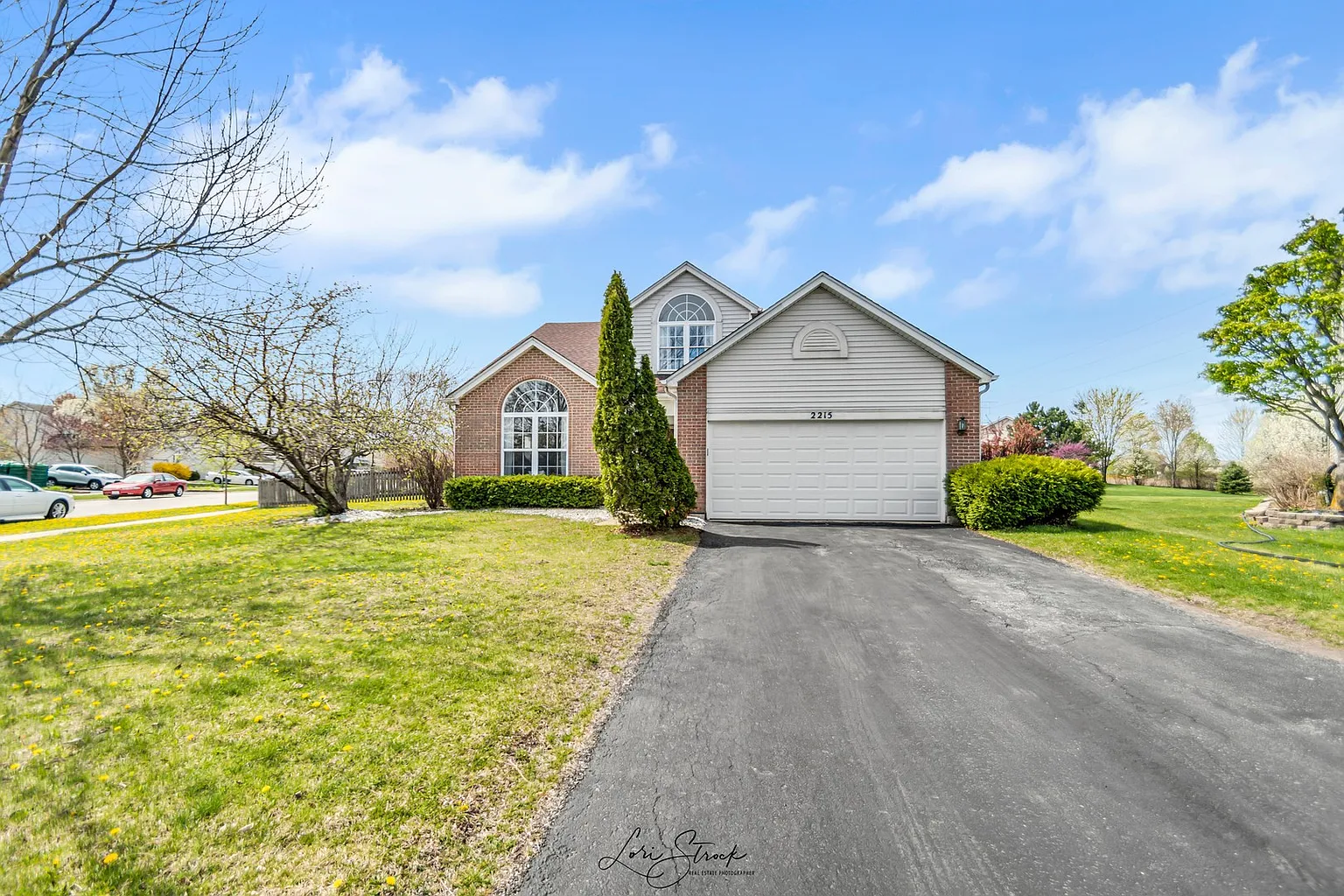 2215 Twin Lakes Ct photo 1