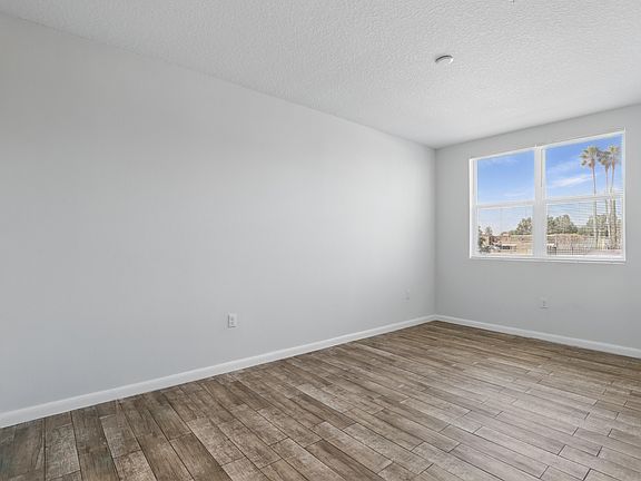 4th image of 820 Isaacville Dr #204