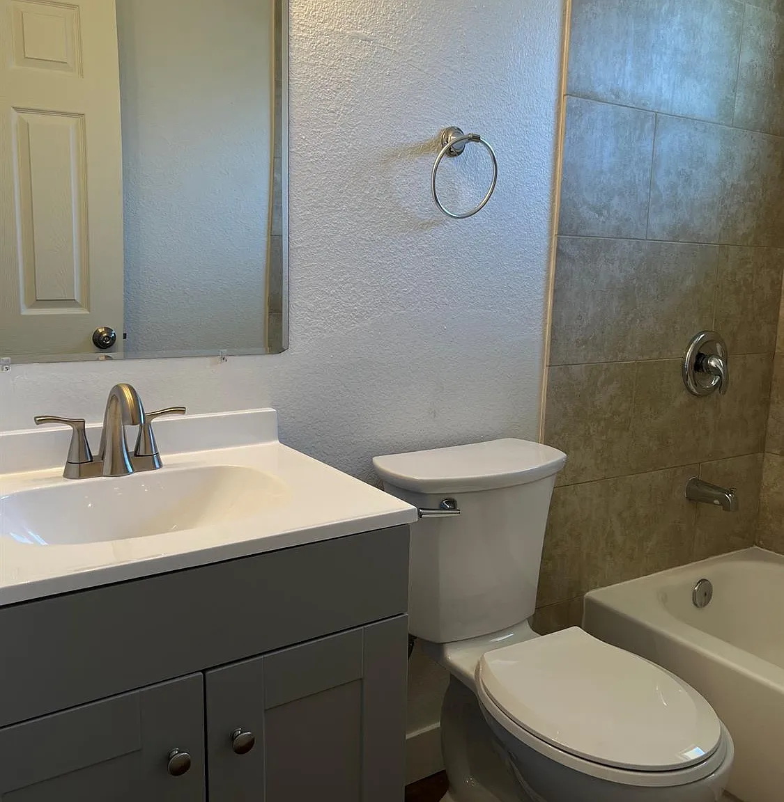 2 bed, 924 sqft, $2,000 — Photo 4