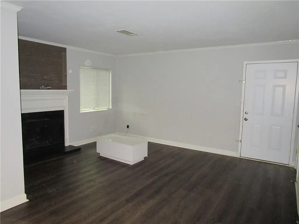 1 bed, 1.0 bath, 730 sqft, $1,600 — Photo 4