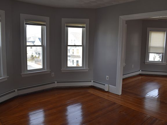 5th image of 42 Lisbon St Floor 3