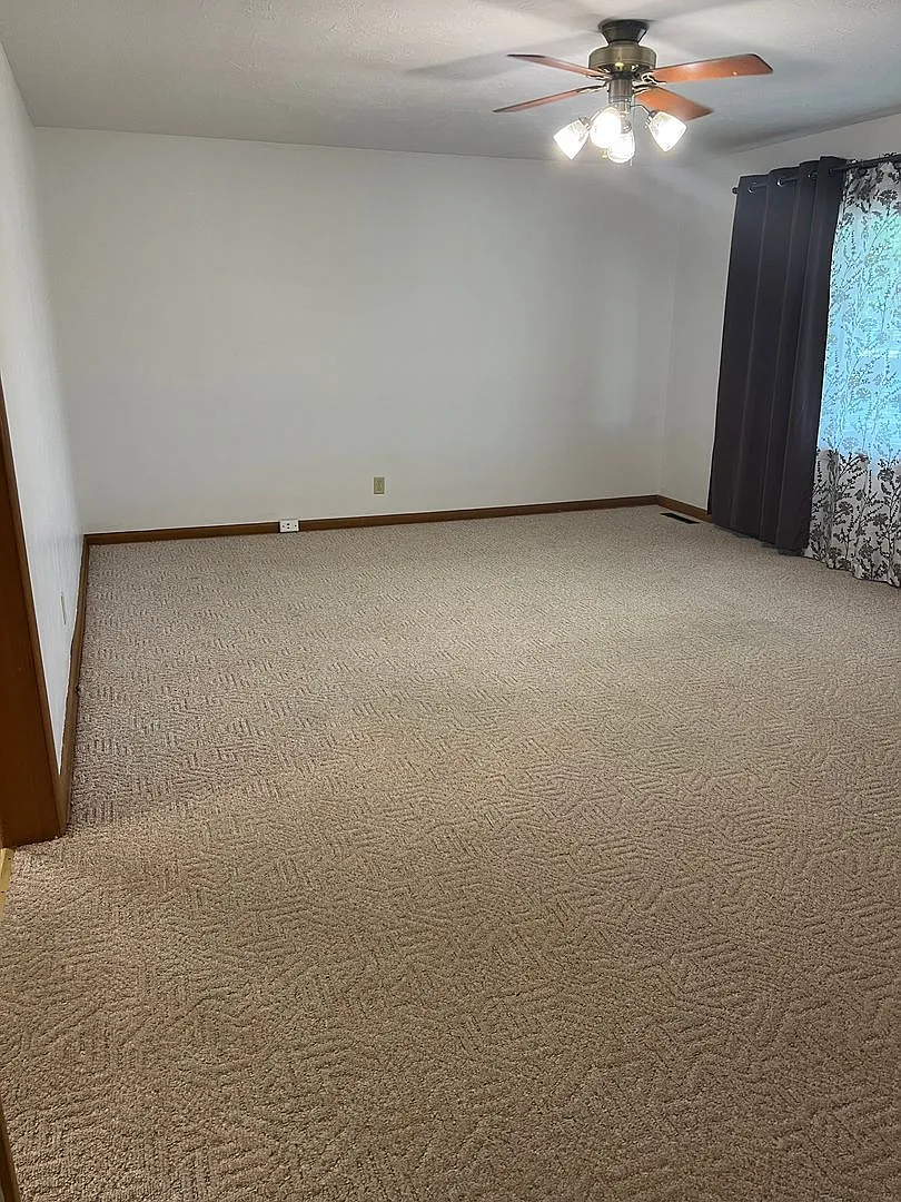 3 bedroom home near Mercy Hospital — Photo 4