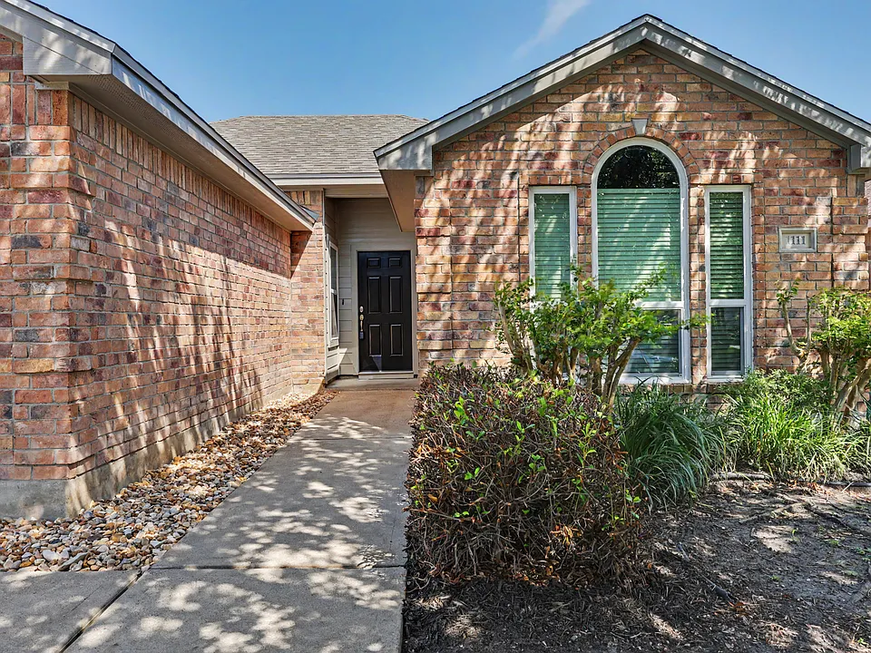 1111 Meadowbrook Dr