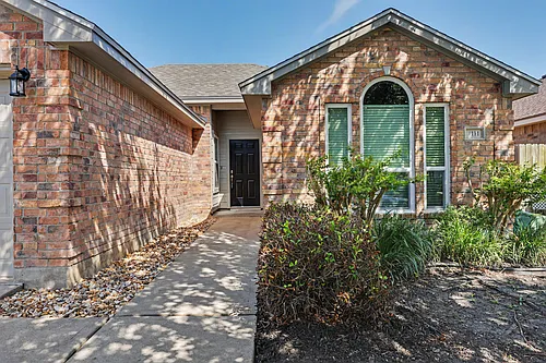 1111 Meadowbrook Dr Photo 1