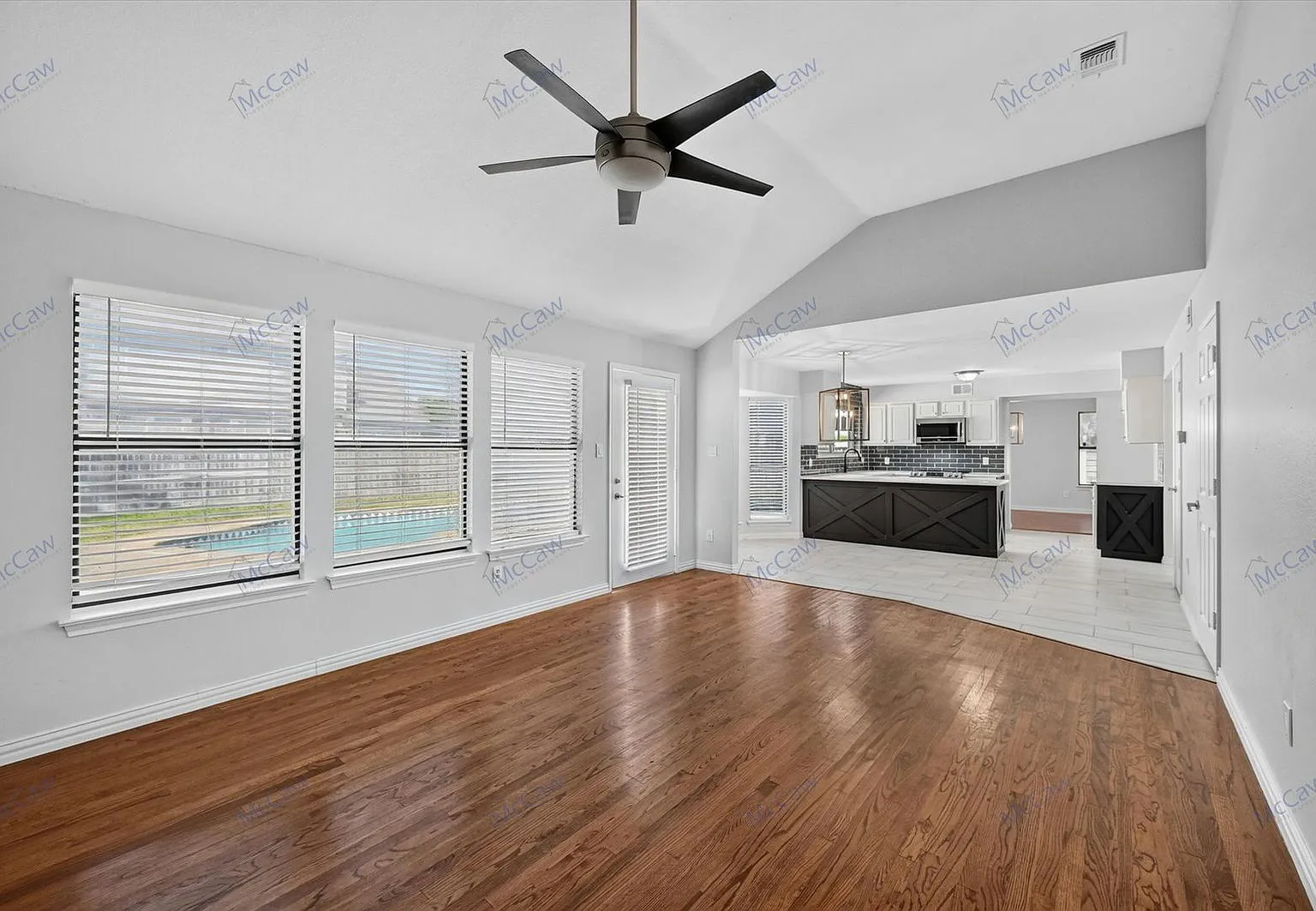 4 bed, 2.5 bath, 2229 sqft, $2,975 — Photo 4