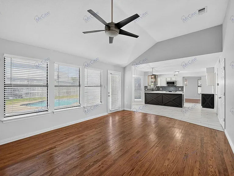 4301 Hudson Ave — Photo 4