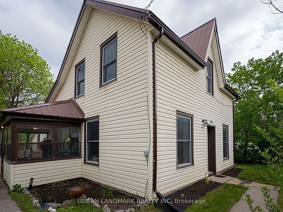2nd image of 106 Saint Lawrence St E