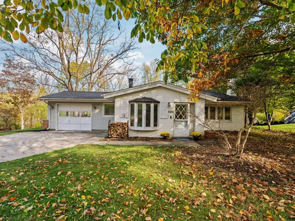 3888 W Loch Alpine Dr, Ann Arbor, MI 48103