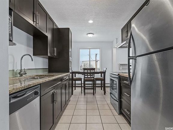 2nd image of 905 4th Ave N #8