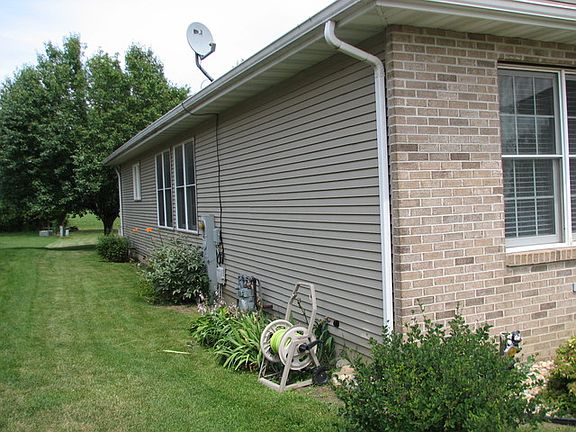 3rd image of 230 S McGinty St