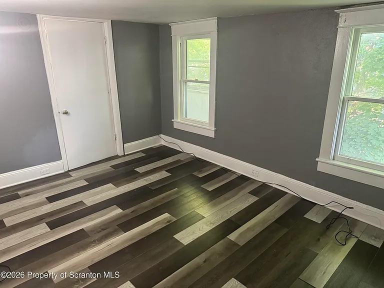 219 N Bromley Ave — Photo 13