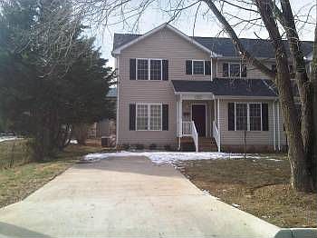 1st image of 221 Mosby Ln